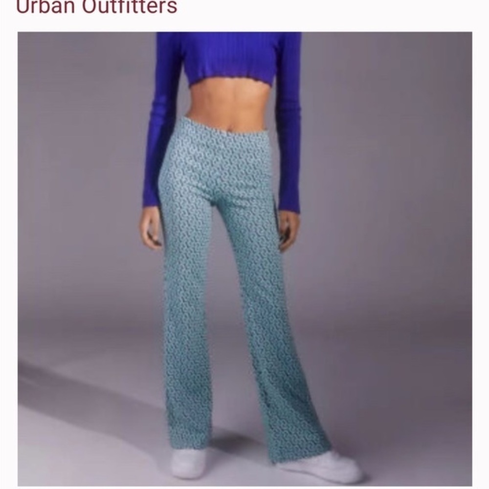 new URBAN OUTFITTERS Bryn Pull-On Flare Stretch Pants med